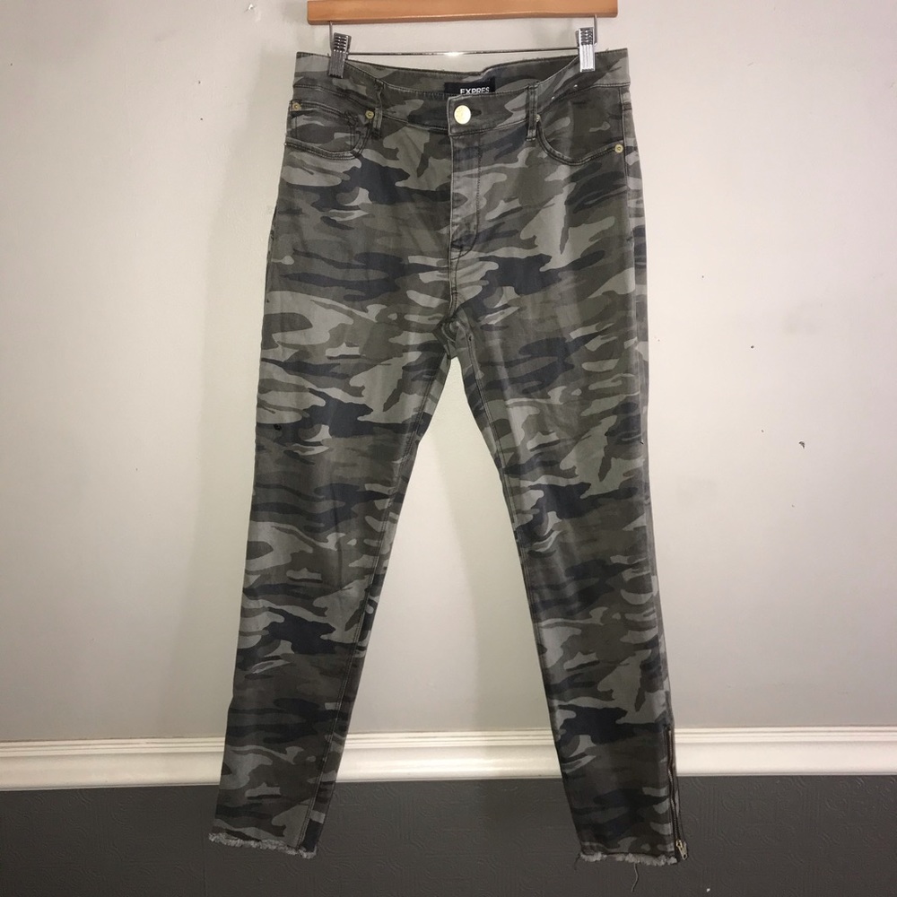 EXPRESS 💚 CAMO JEANS